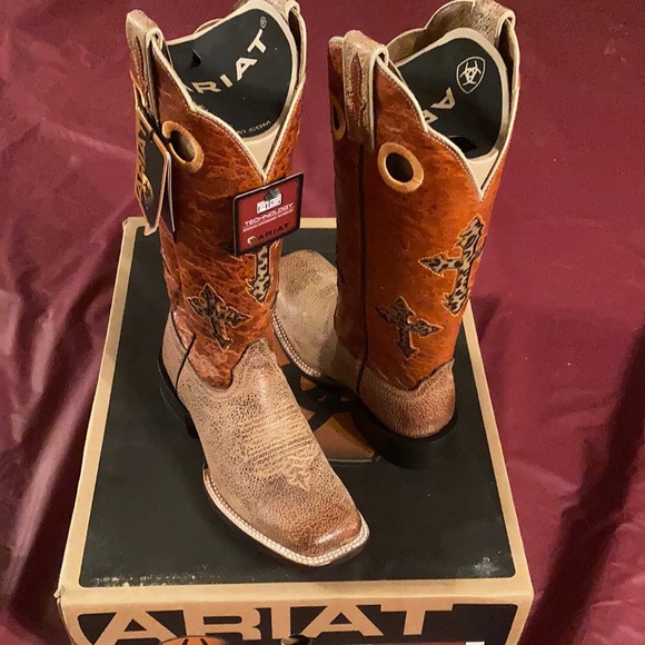 NEW-Women’s Ariat Ranchero boots - Picture 2 of 6